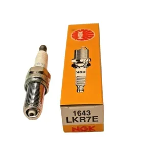 NGK LKR7E candela per fuoribordo Yamaha F40G F70A